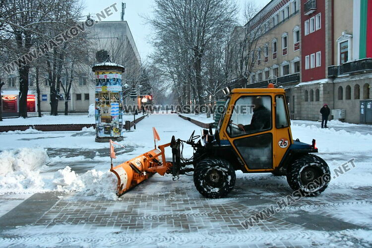 Сняг и опасни поледици