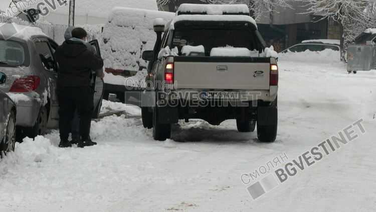 Шофьори в Смолян: Безобразие из целия град, изчистили само главната по всички други се закъсва ГАЛЕРИЯ/