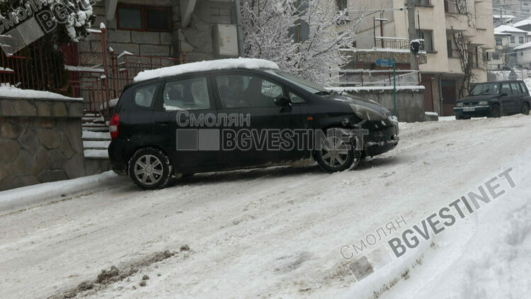Шофьори в Смолян: Безобразие из целия град, изчистили само главната по всички други се закъсва ГАЛЕРИЯ/