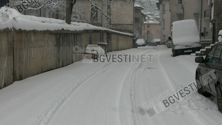 Шофьори в Смолян: Безобразие из целия град, изчистили само главната по всички други се закъсва ГАЛЕРИЯ/