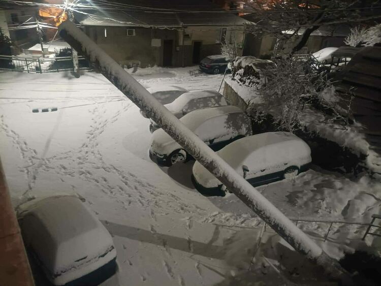 Шофьори в Смолян: Безобразие из целия град, изчистили само главната по всички други се закъсва ГАЛЕРИЯ/