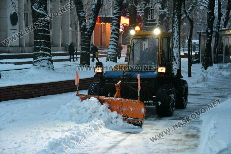 Сняг и опасни поледици