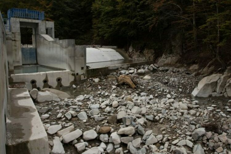 Балканският полуостров е загубил близо 2500 км естествени реки през последните години