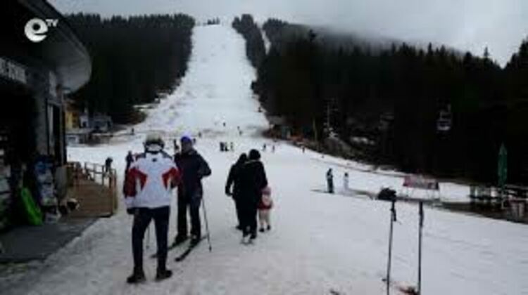 Парламентарната комисия по туризъм към Народното събрание провежда изнесено заседание в курорта Пампорово