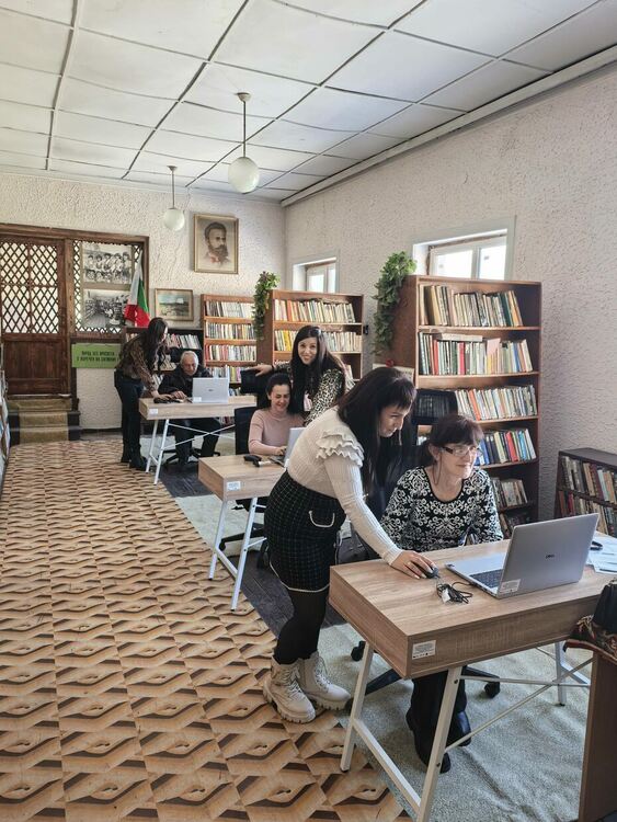 Дигитален клуб бе открит в читалището в село Змеица