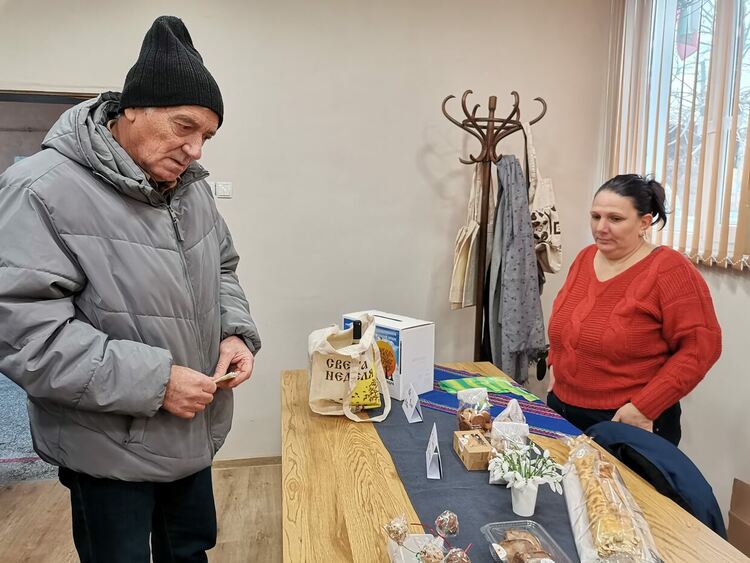 Кметове, жители на Мандра и гости се включиха в дарителската кампания за ремонт на църквата в селото