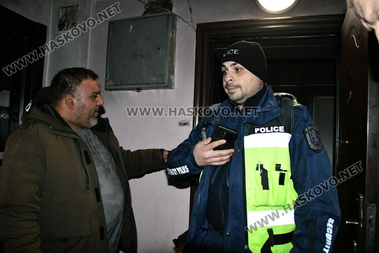 Боян Асенов (вляво)