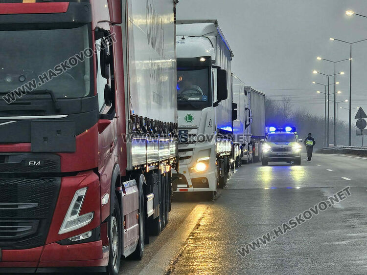 Над 15 км стигна опашката от тирове преди &bdquo;Капитан Андреево&ldquo;