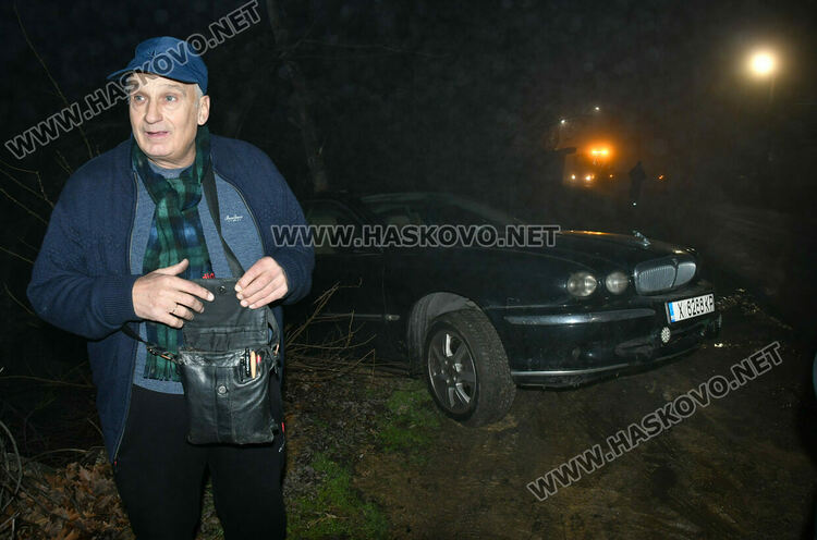 Млад водач с БМВ удари паркиран &bdquo;Ягуар&ldquo; в &bdquo;Кенана&ldquo; 