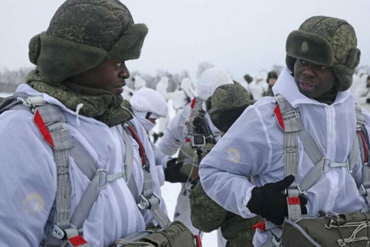 С измама Русия е прилъгала хиляди чужденци от над 100 държави да се бият срещу Украйна