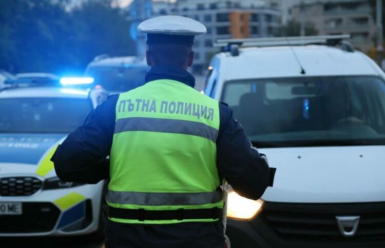 За три дни: Хванаха два пъти мъж с отнета книжка да шофира в Перник