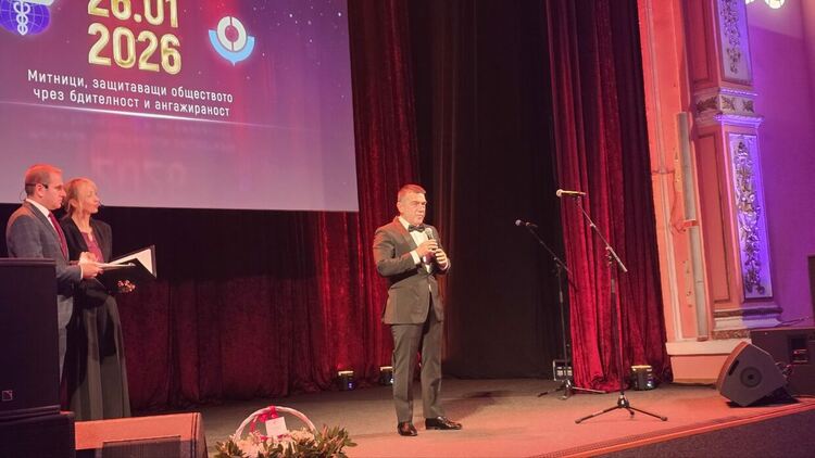 Кирко Дервенков от &bdquo;Капитан Андреево&ldquo; с приз &bdquo;Митнически служител на годината&ldquo;