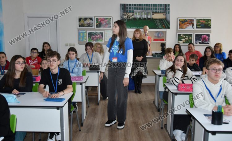 Ученици от ОУ &bdquo;Св. св. Кирил и Методий&ldquo; в открит урок на тема &bdquo;Как се става шампион&ldquo;