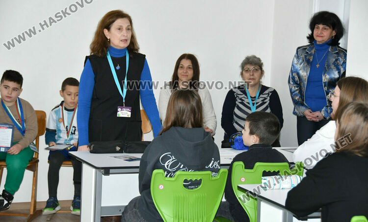 Ученици от ОУ &bdquo;Св. св. Кирил и Методий&ldquo; в открит урок на тема &bdquo;Как се става шампион&ldquo;