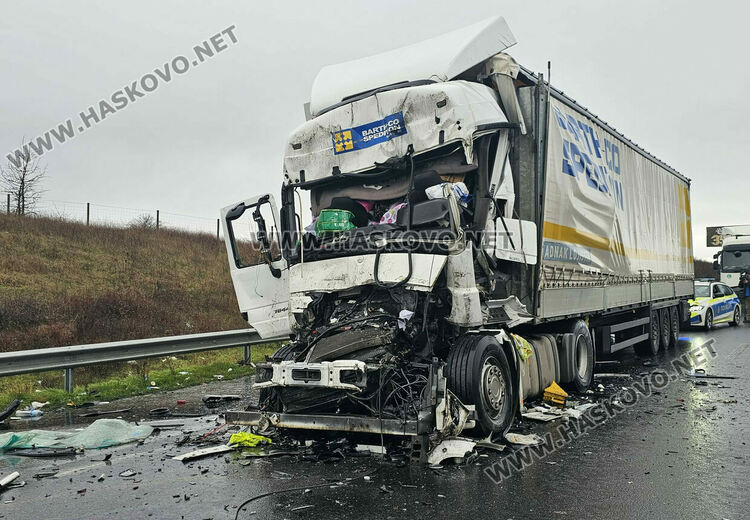 Водач загина при удар в спрял тир в аварийната лента