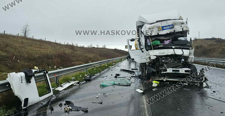 Водач загина при удар в спрял тир в аварийната лента