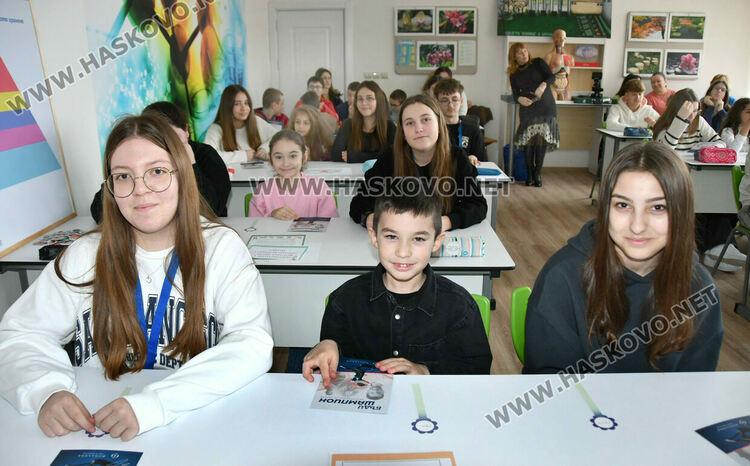 Ученици от ОУ &bdquo;Св. св. Кирил и Методий&ldquo; в открит урок на тема &bdquo;Как се става шампион&ldquo;