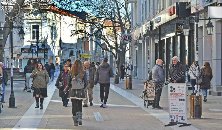 До 14 градуса в сряда, но с променлива облачност и южен вятър