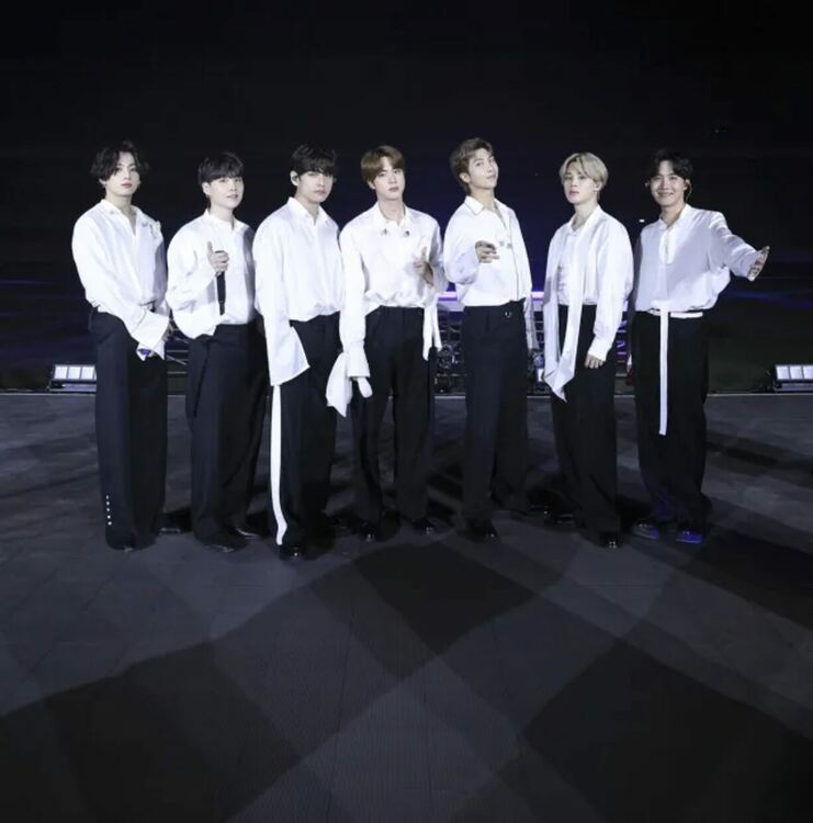 BTS разпродадоха предстоящото си турне