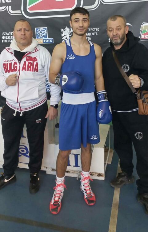 Двама хасковлии на полуфиналите на държавното първенство по бокс