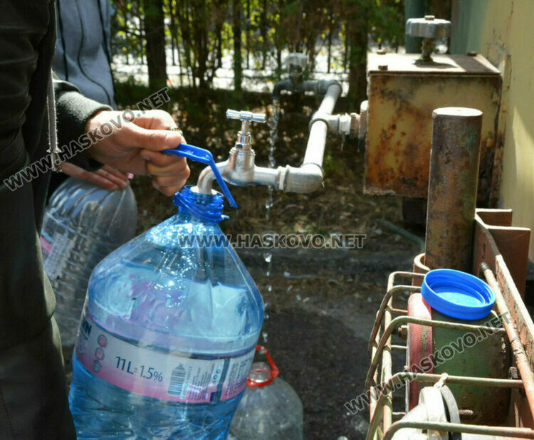 Водата в Хасково и Въгларово остава забранена за пиене и готвене
