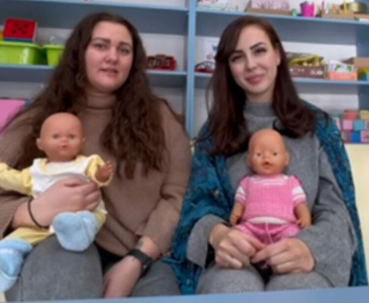 Оля Коруева и Адриана Аркумарева