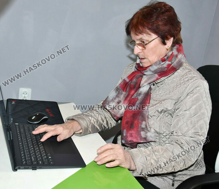 Откриха дигитален клуб в читалище &bdquo;Вапцаров&ldquo; в Хасково