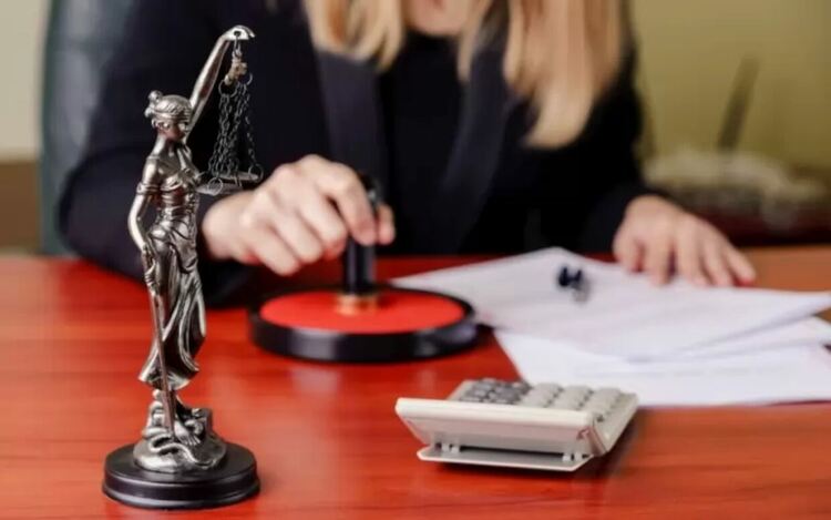 Нотариусите смятат, че при падане на заверката, ще сделките с коли ще станат проблемни и по-скъпи