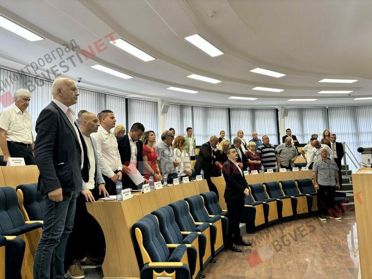 Сесията на Общинския съвет в Димитровград приключи за по-малко от половин час &ndash; всички докладни бяха приети