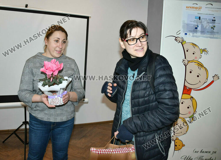 Откриха дигитален клуб в читалище &bdquo;Вапцаров&ldquo; в Хасково