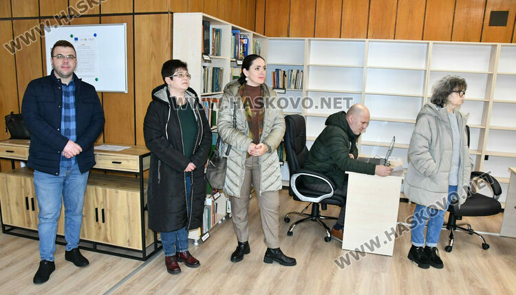 Бившата &bdquo;Читалня 2&ldquo; на библиотеката вече е дигитален клуб