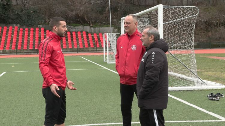 Атмосферните условия и състоянието на терените провалиха контролата на &bdquo;Хасково&ldquo; с лидера в първенството