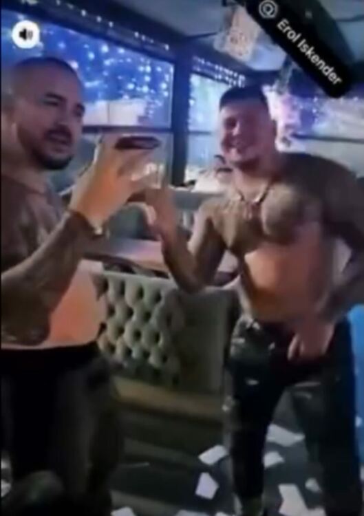 Хасковски общински съветник показа танцувални умения и изкуството на татуировките в клип