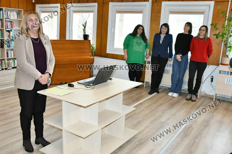 Бившата &bdquo;Читалня 2&ldquo; на библиотеката вече е дигитален клуб