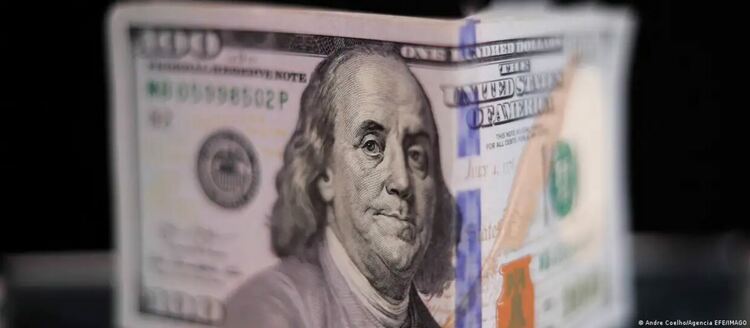 В момента 1 евро струва 1,20 долара