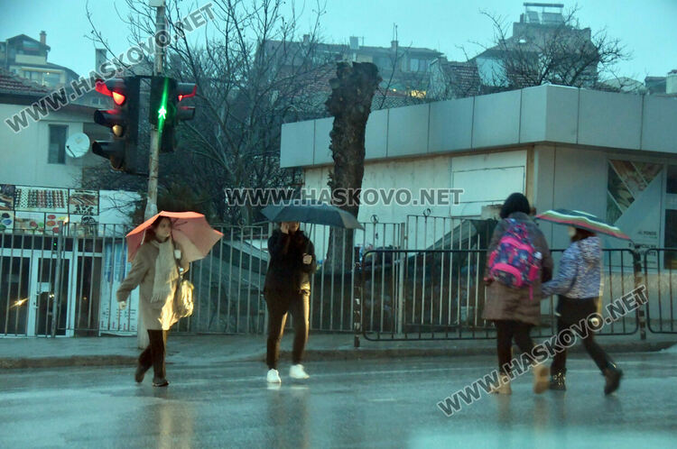 Жълт код за дъжд в петък в Хасковска област