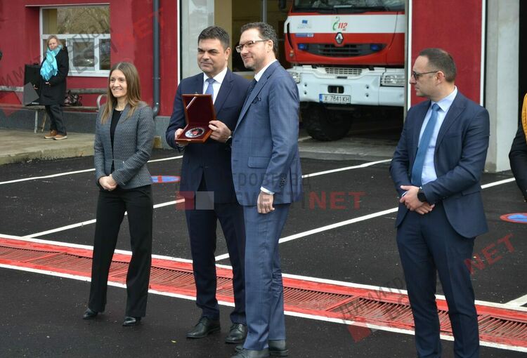 Откриха реновираната сграда на пожарната служба в Димитровград