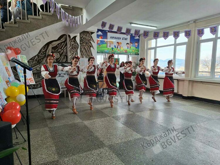 Седмица на Майстора обедини училищната общност в духа на изкуството и творчеството