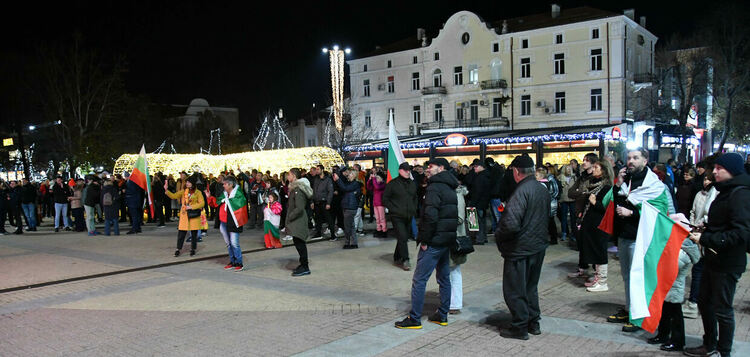 Gen Z, &bdquo;Алтернативата Радев&ldquo; и големите надежди 