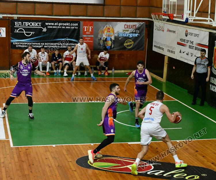 Баскетболният &bdquo;Хасково&ldquo; с девета победа в първенството
