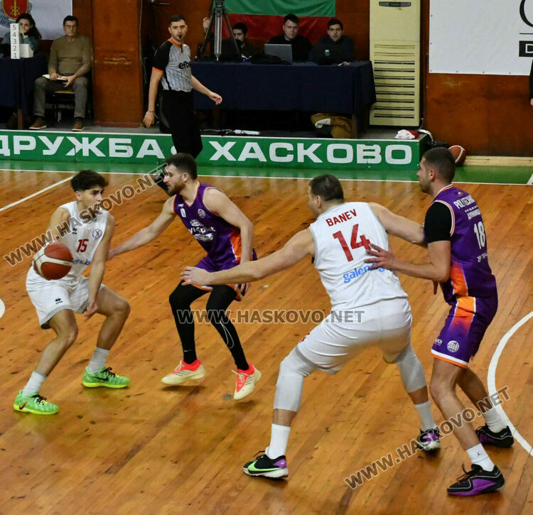 Баскетболният &bdquo;Хасково&ldquo; с девета победа в първенството