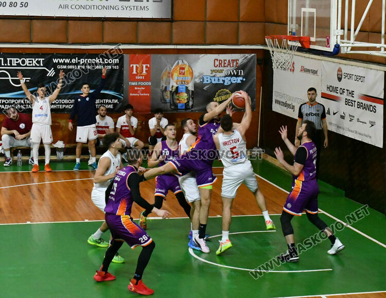 Баскетболният &bdquo;Хасково&ldquo; с девета победа в първенството