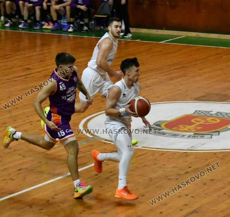 Баскетболният &bdquo;Хасково&ldquo; с девета победа в първенството