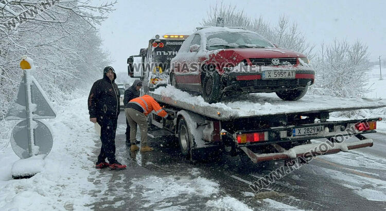 Три коли катастрофираха край Хасково