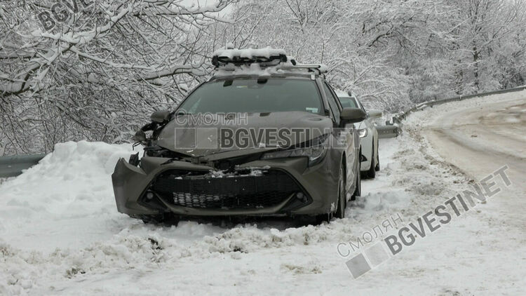 Липсата на сол затрудни зимното почистване в курорта Пампорово  и доведе до катастрофи и закъсали коли