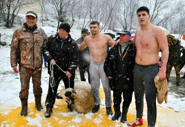 Мирослав Киров от Крушаре спечели баша на борбите в Асеновград