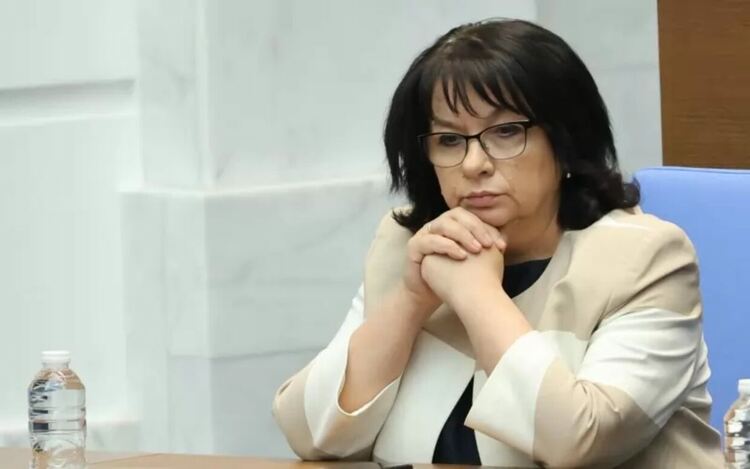 Финансовият министър Теменужка Петкова не успя да докара бюджета с дефицит от 3%.