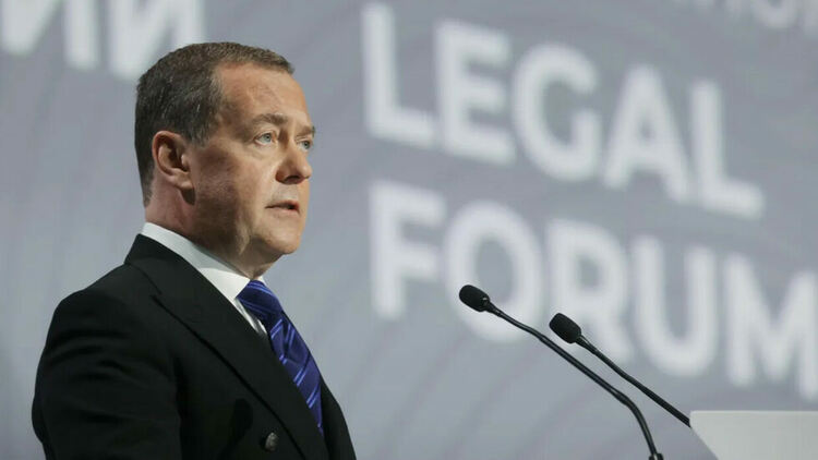 Медведев: Русия ще използва ядрено оръжие само при заплаха за съществуването на държавата