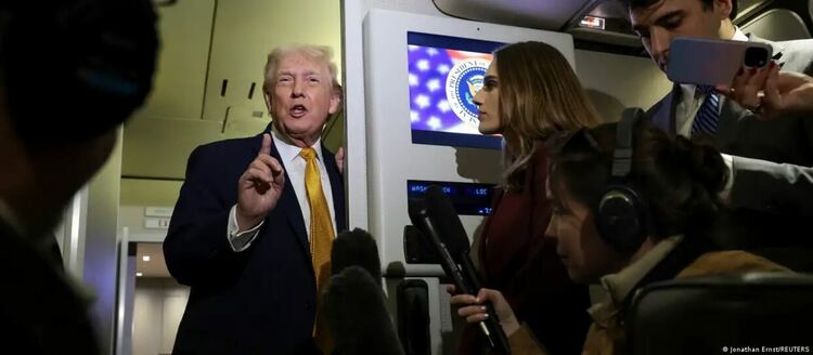 Рейтингът на Тръмп е нисък, но заклетите му привърженици все още стоят зад него, казват експерти.