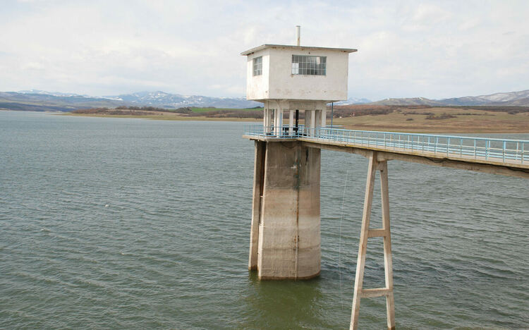 Започна контролирано изпускане на водата от язовир &bdquo;Тракиец&ldquo;